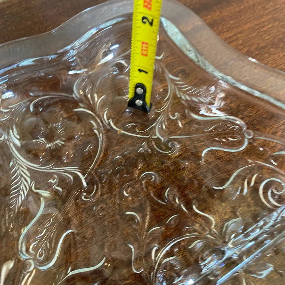 Elegant Clear Glass Soap Dish